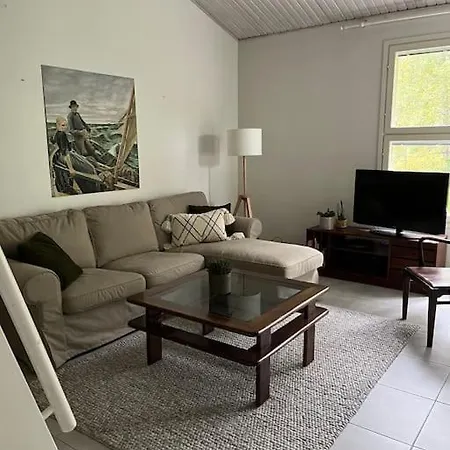 Ferienhaus Tyylikaes Koko Perheen *