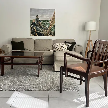 Tyylikaes Koko Perheen