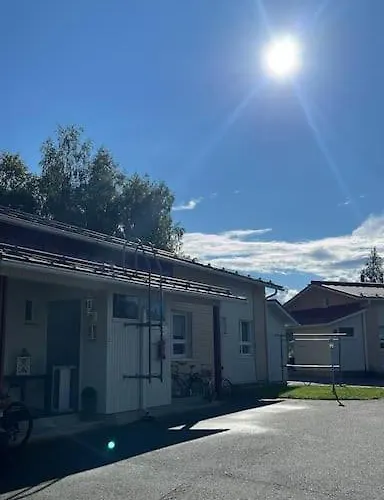 Tyylikaes Koko Perheen 펜션 *