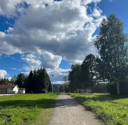 펜션 Tyylikaes Koko Perheen 부오카티