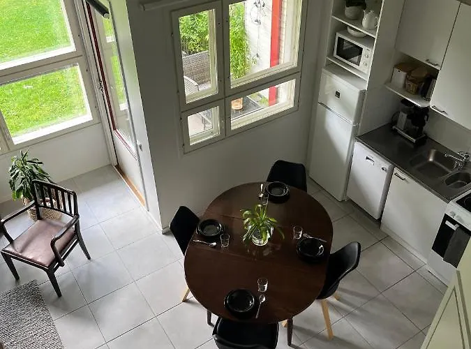 Tyylikaes Koko Perheen 펜션